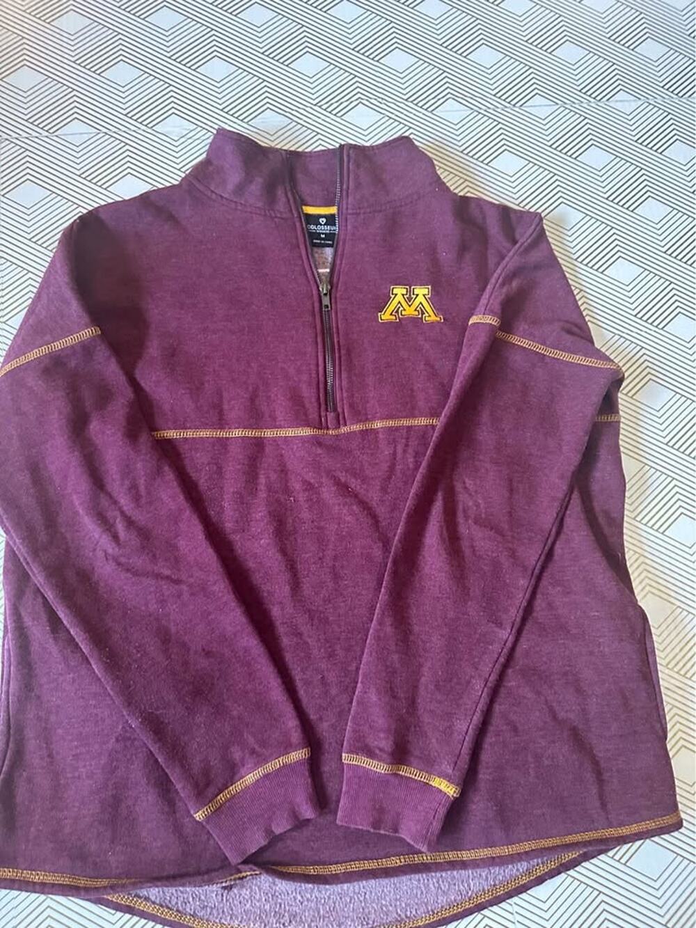 Women’s Minnesota Gophers quarter zip size medium Colosseum Brand
